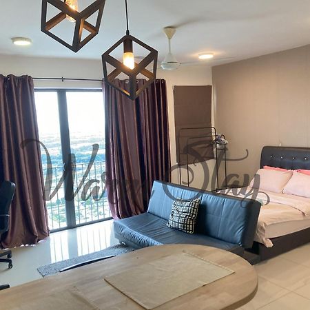 Warm Stay At Trefoil Setia Alam Esterno foto